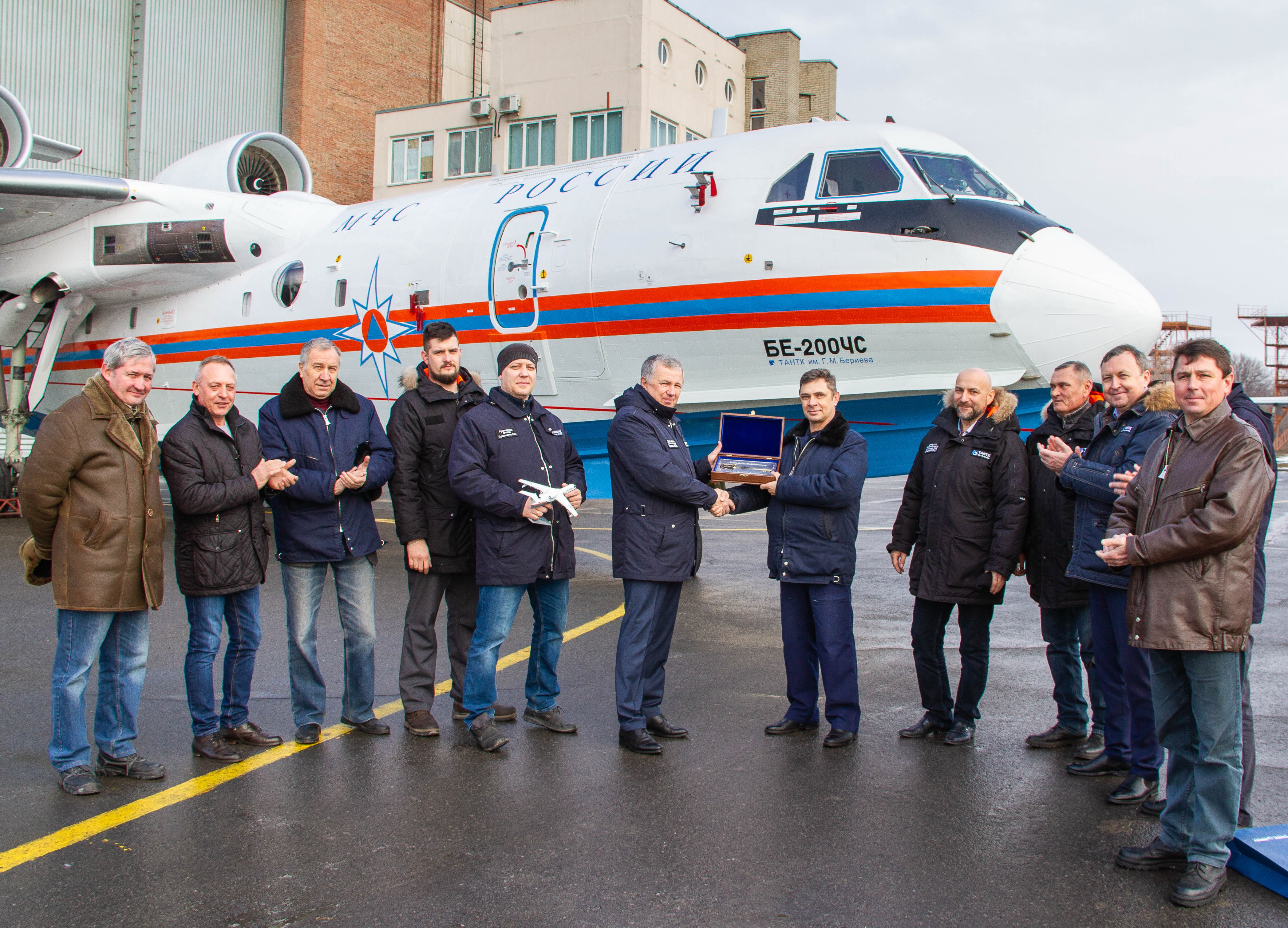 Самолет-амфибия передан Хабаровскому МЧС | ИАПН | Новости промышленности и  экономики